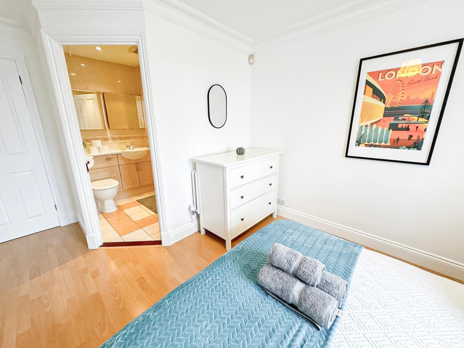 3 Bedroom Flat With Free Secured Parking In Borough Near The Shard, Bermondsey Apartment