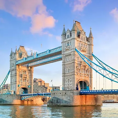 3 Bedroom Flat With Free Secured Parking In Borough Near The Shard, Bermondsey London Exterior photo