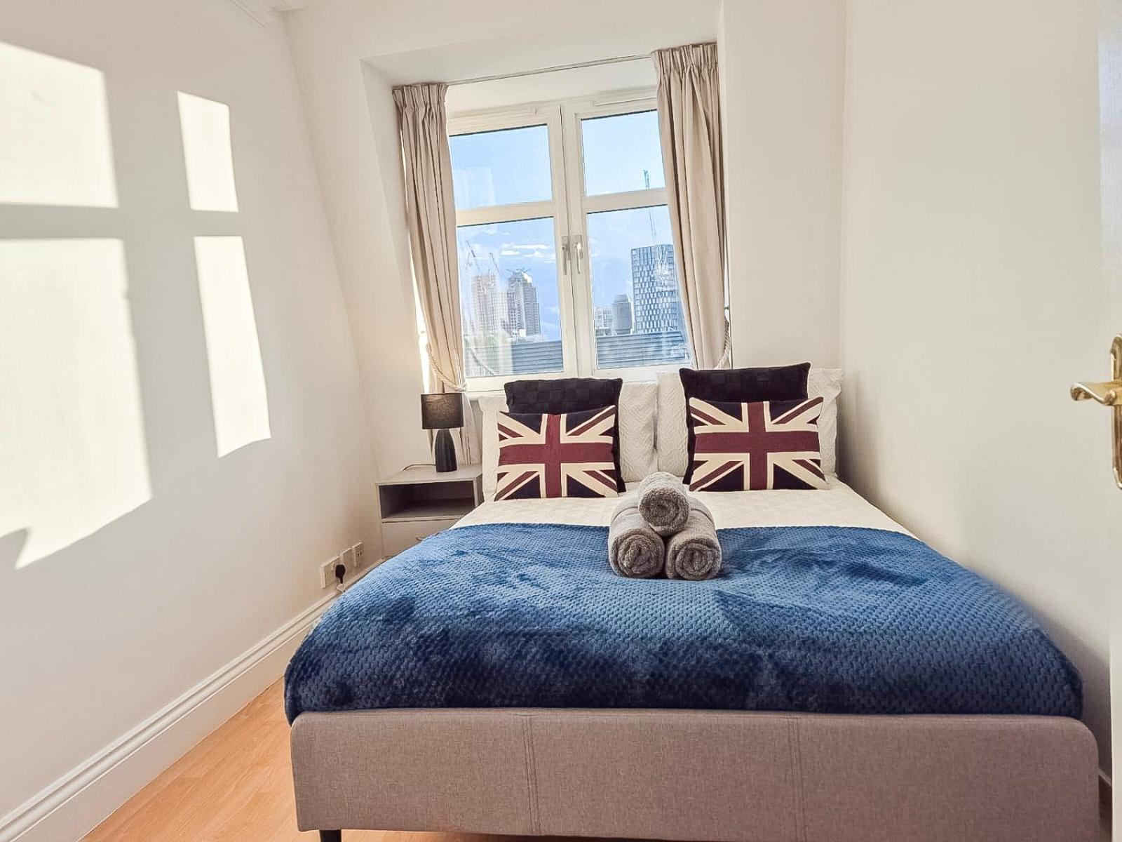 3 Bedroom Flat With Free Secured Parking In Borough Near The Shard, Bermondsey * London