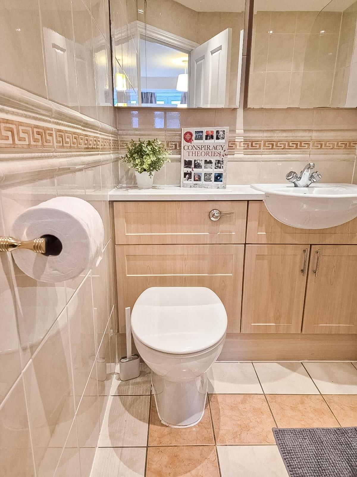 Apartment 3 Bedroom Flat With Free Secured Parking In Borough Near The Shard, Bermondsey *