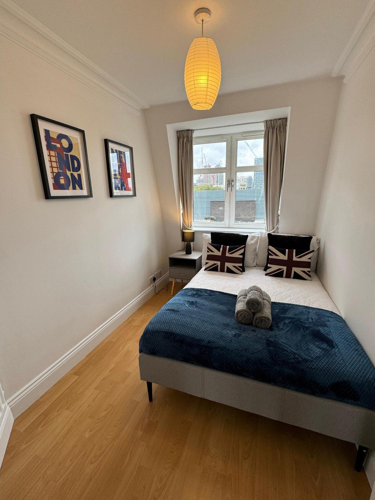 Apartment 3 Bedroom Flat With Free Secured Parking In Borough Near The Shard, Bermondsey