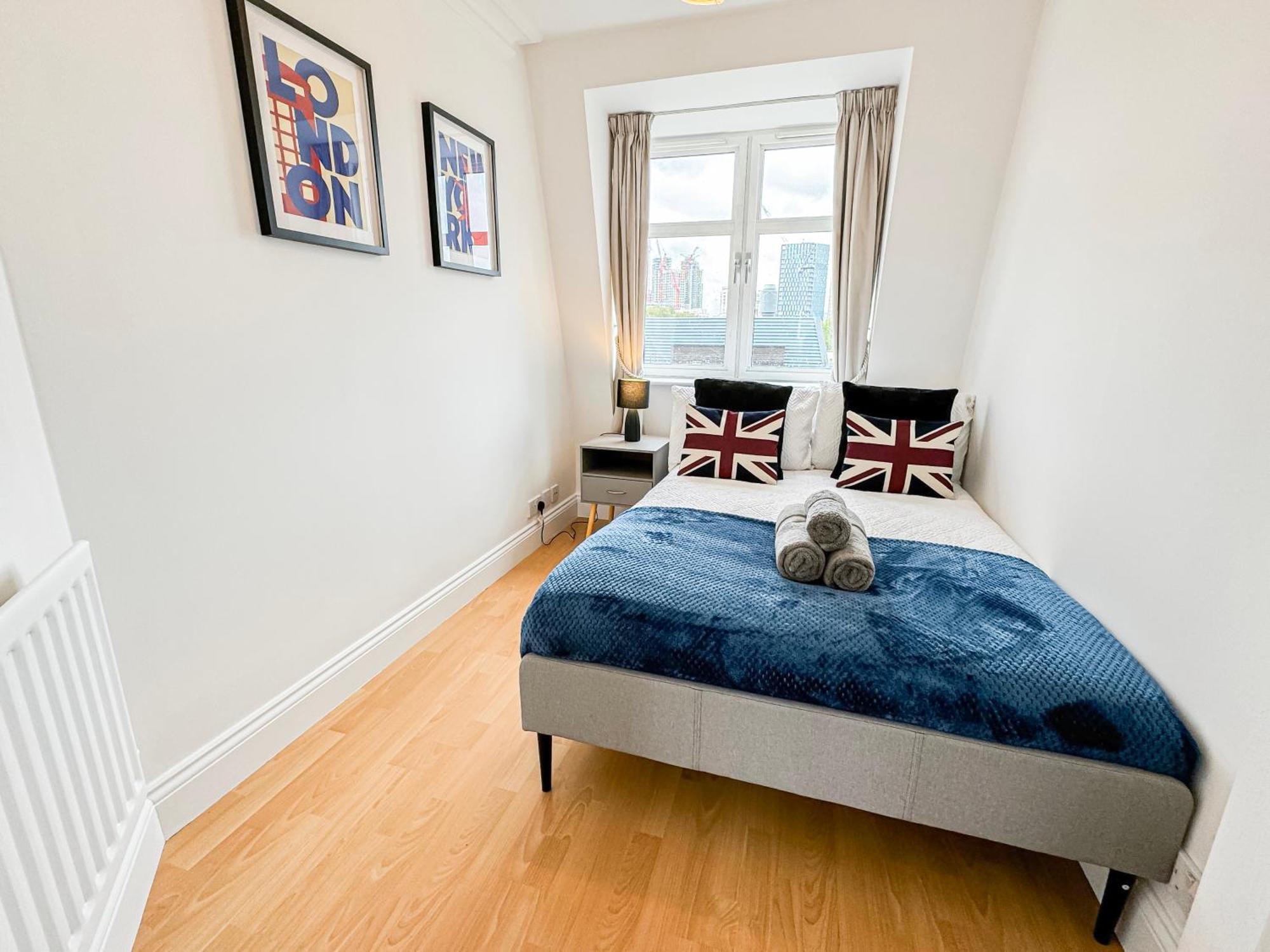3 Bedroom Flat With Free Secured Parking In Borough Near The Shard, Bermondsey Apartment *