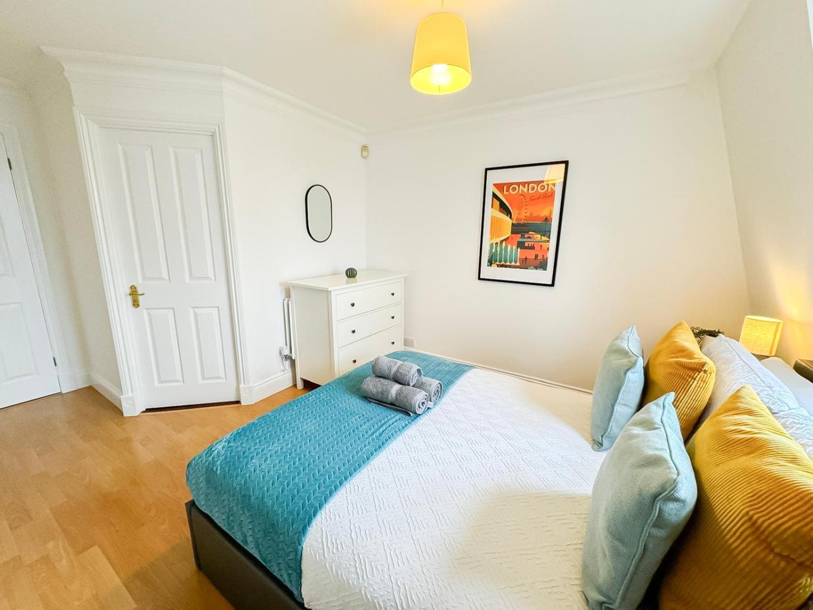 3 Bedroom Flat With Free Secured Parking In Borough Near The Shard, Bermondsey London