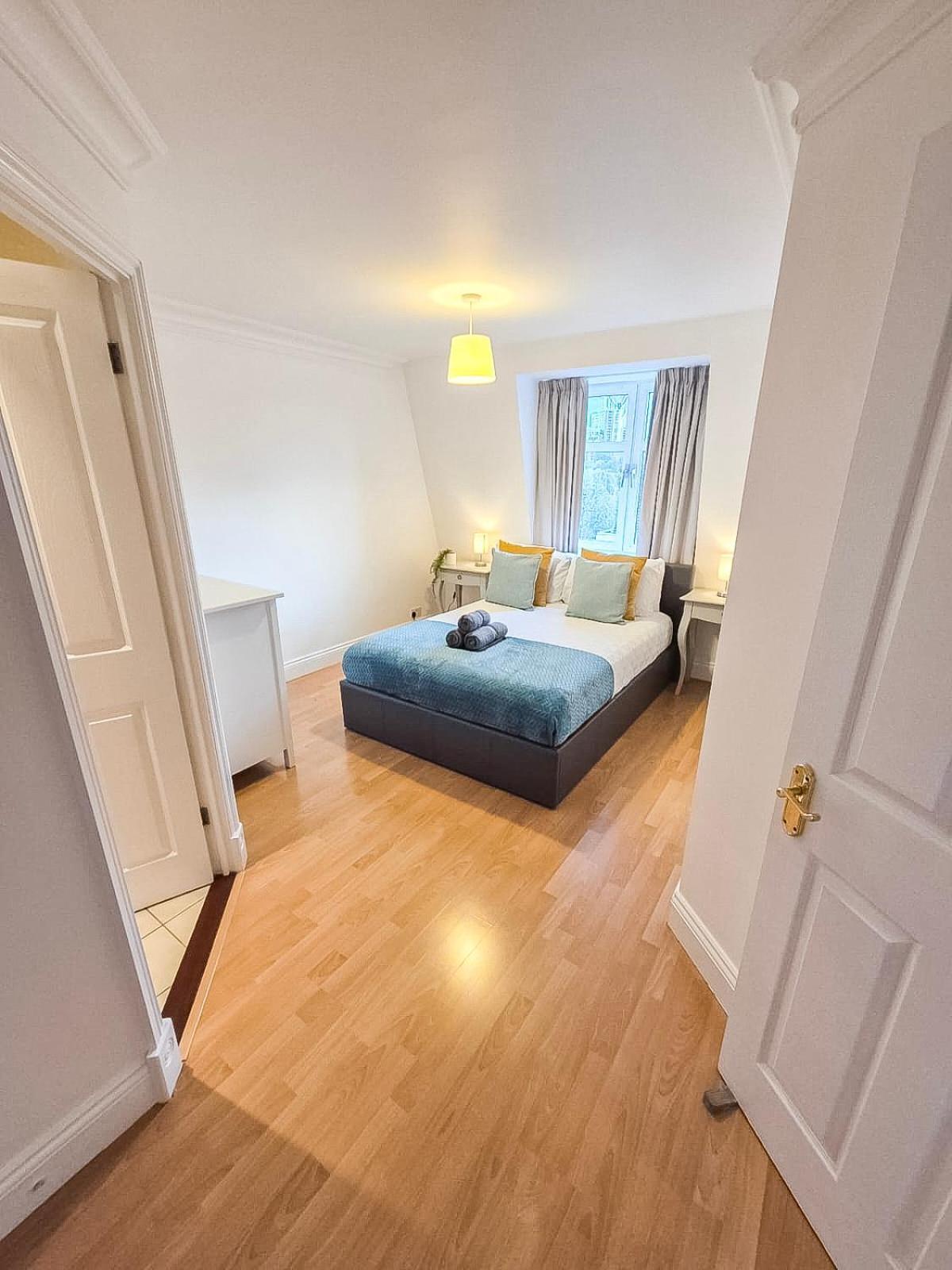 3 Bedroom Flat With Free Secured Parking In Borough Near The Shard, Bermondsey London