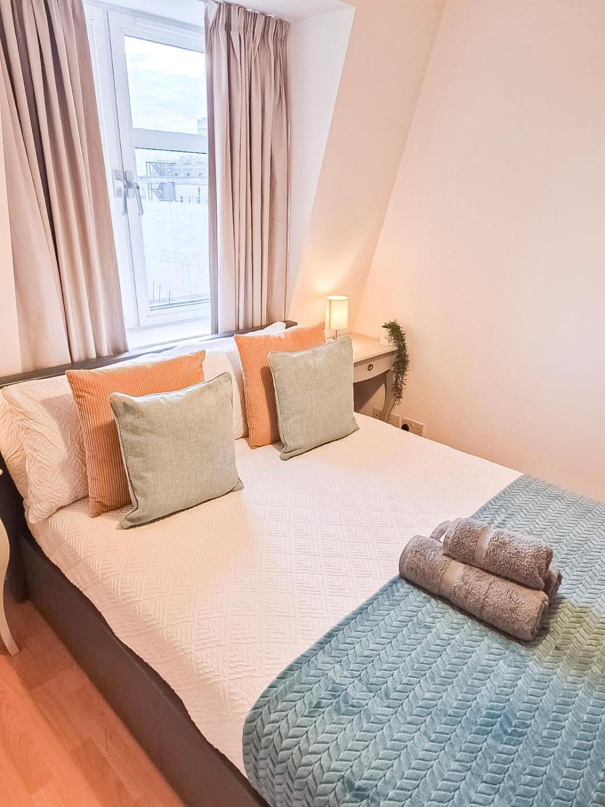 3 Bedroom Flat With Free Secured Parking In Borough Near The Shard, Bermondsey * London