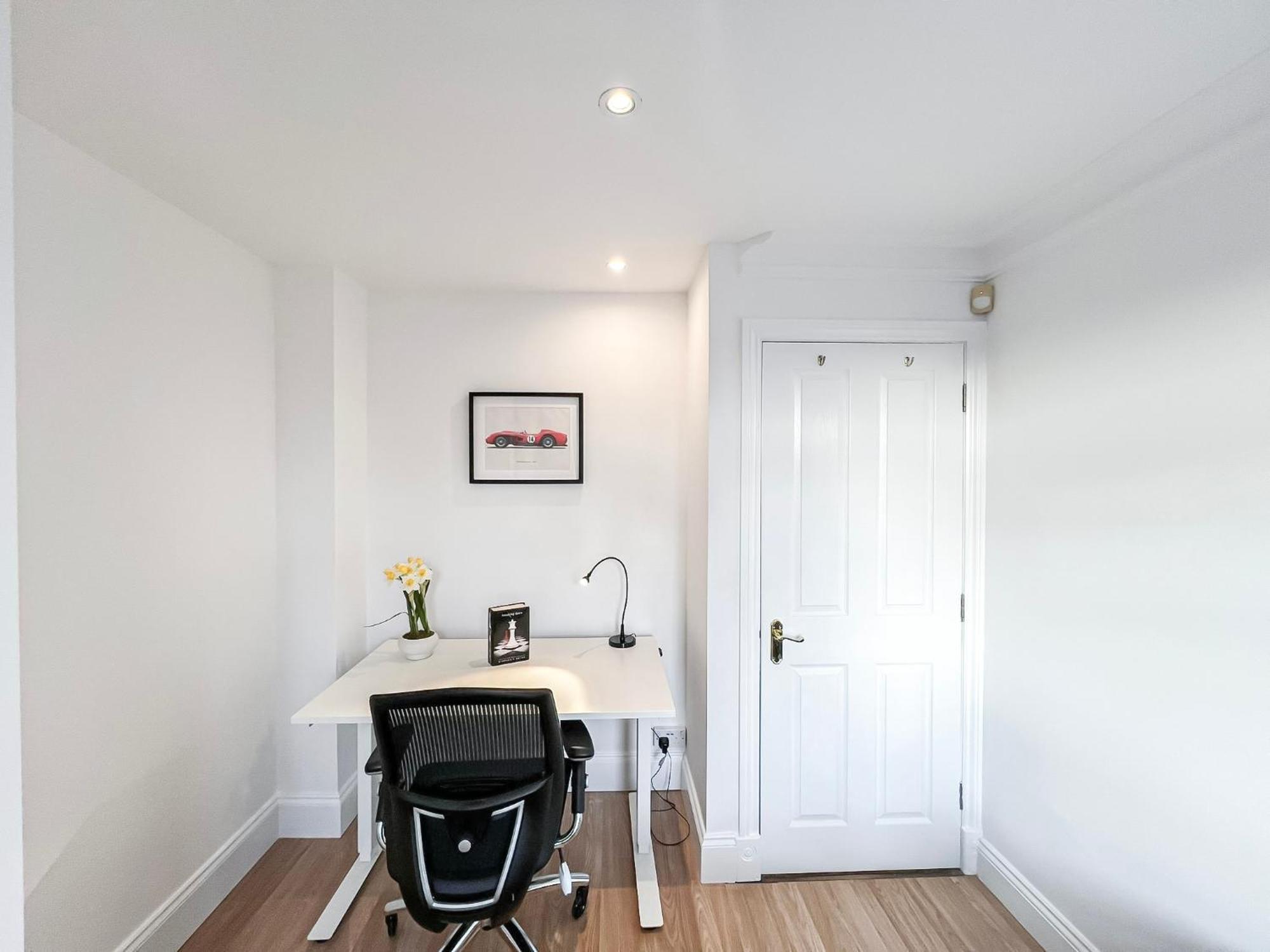 3 Bedroom Flat With Free Secured Parking In Borough Near The Shard, Bermondsey London
