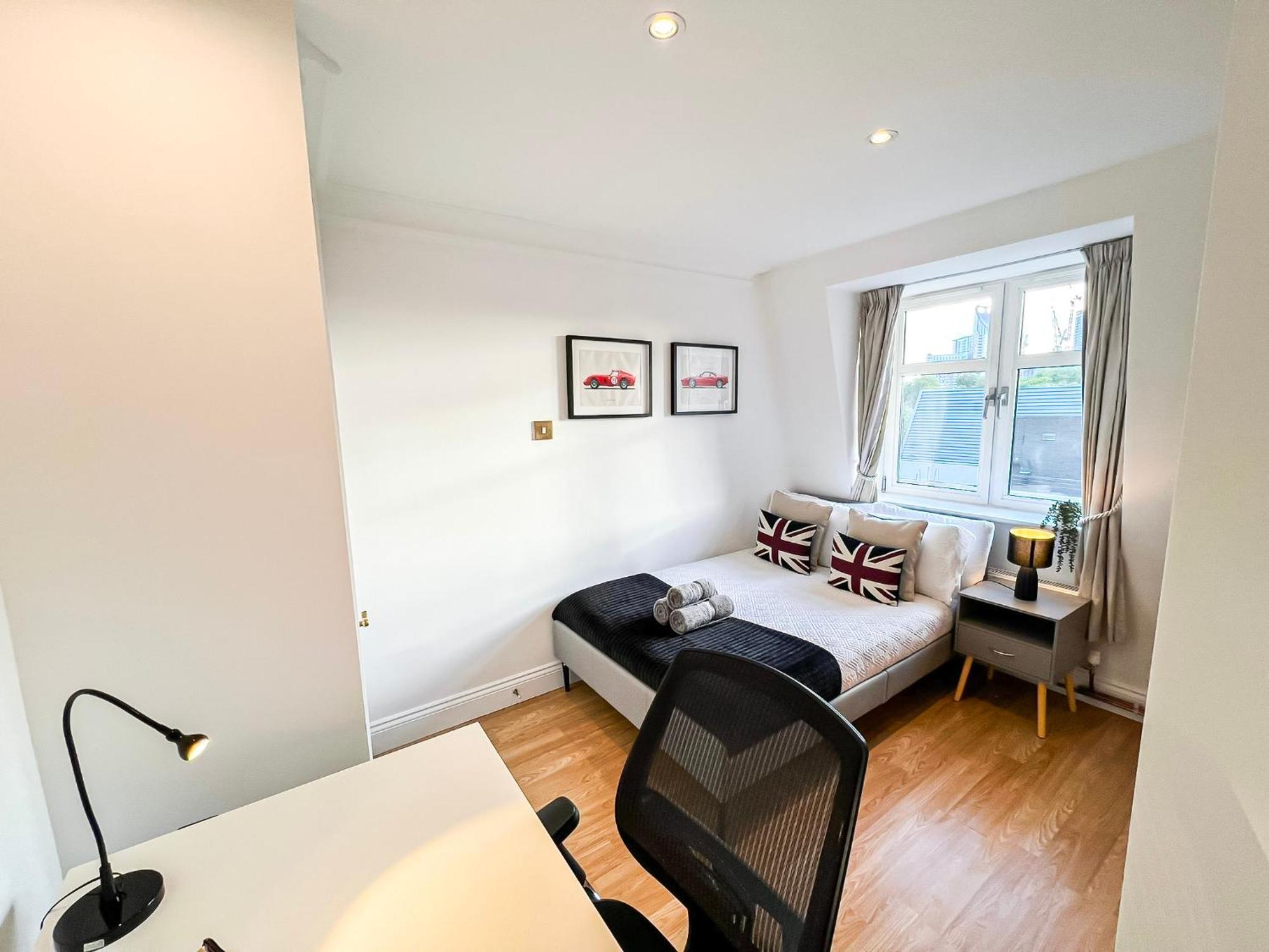 3 Bedroom Flat With Free Secured Parking In Borough Near The Shard, Bermondsey Apartment