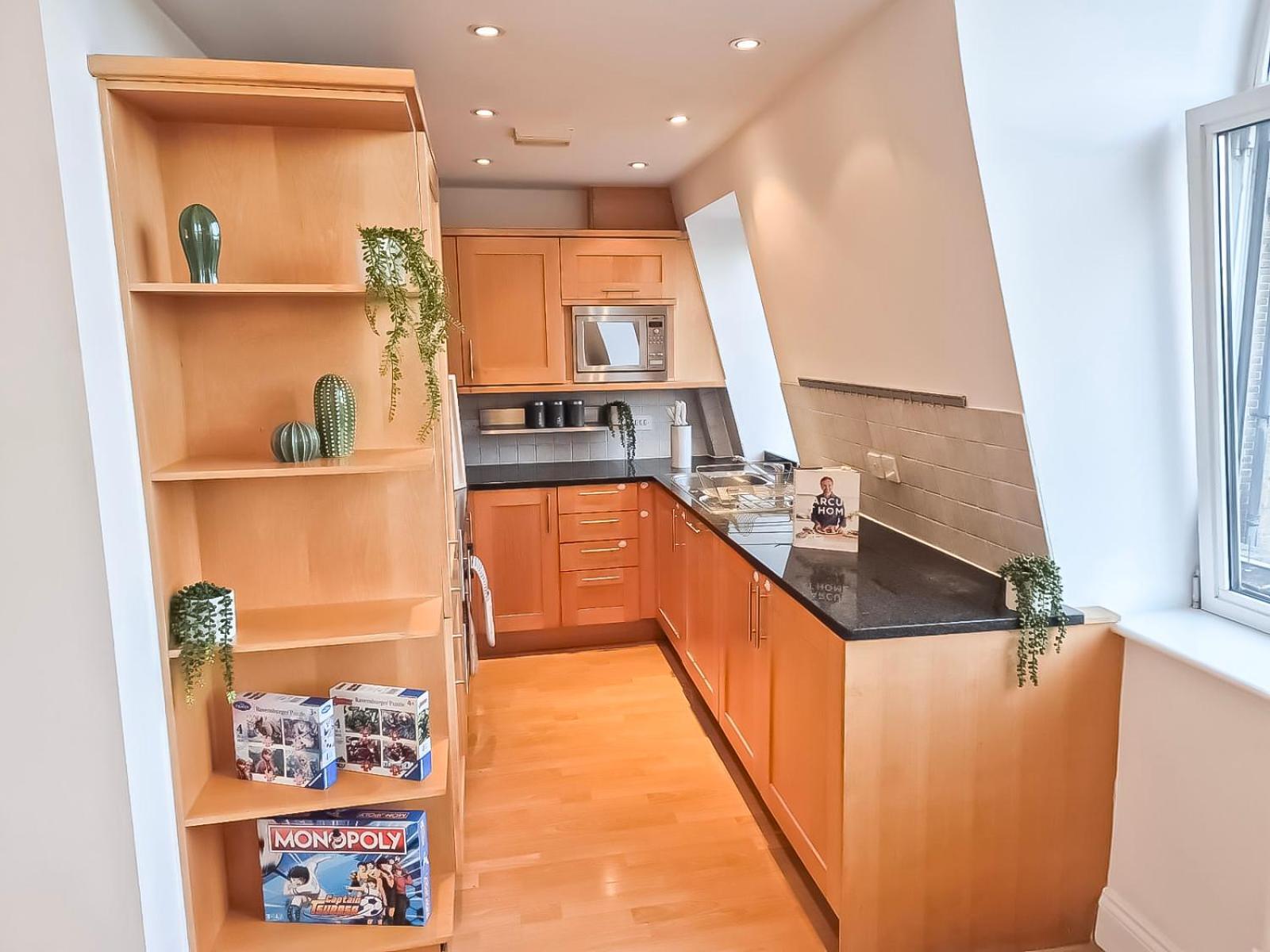 3 Bedroom Flat With Free Secured Parking In Borough Near The Shard, Bermondsey Apartment London