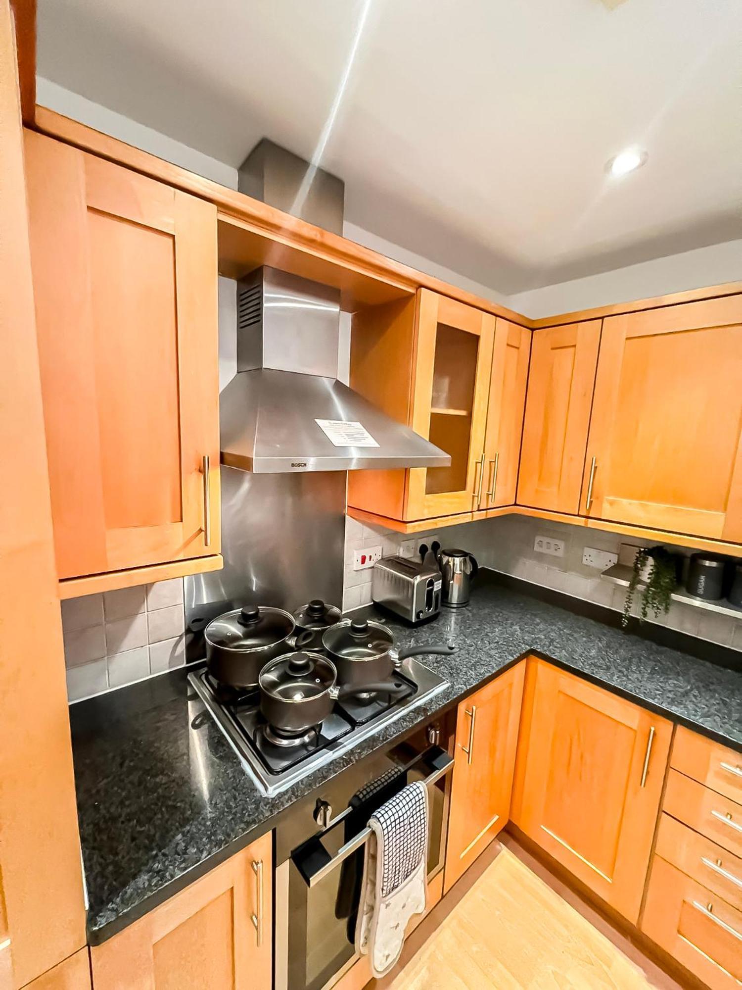 3 Bedroom Flat With Free Secured Parking In Borough Near The Shard, Bermondsey London