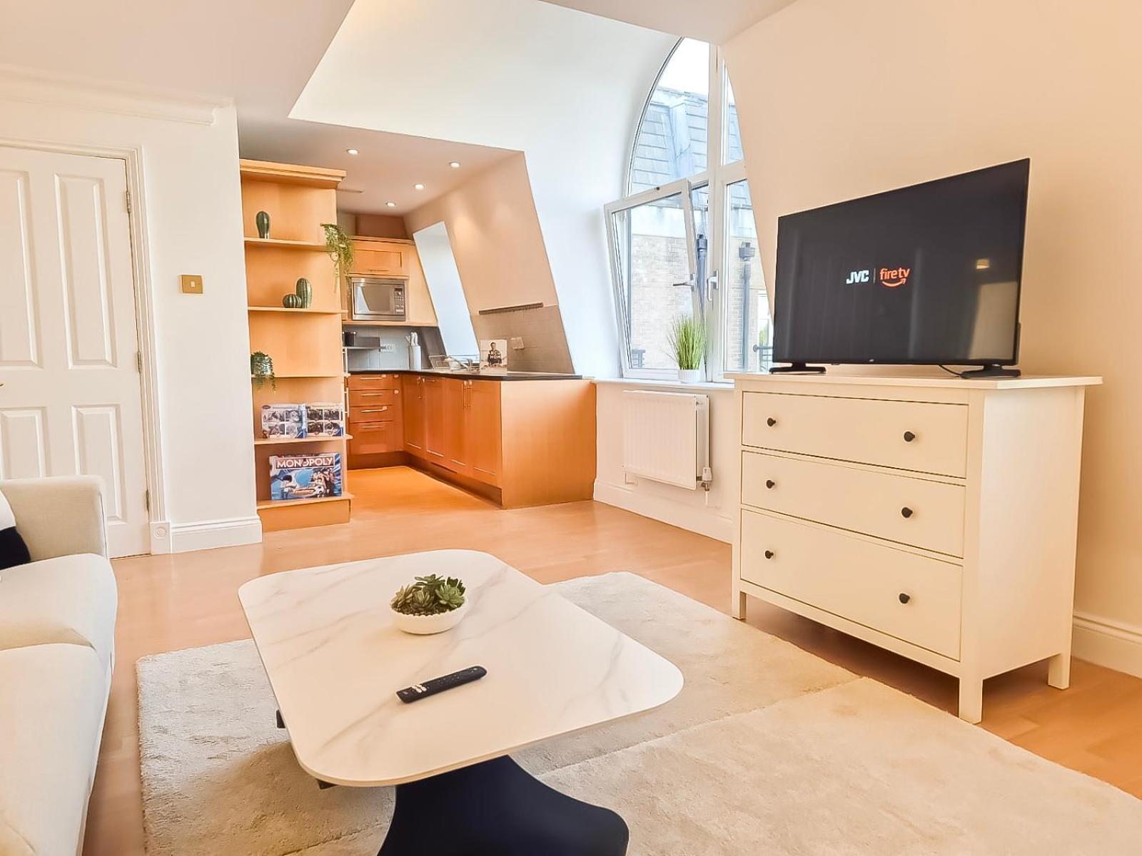 Apartment 3 Bedroom Flat With Free Secured Parking In Borough Near The Shard, Bermondsey London