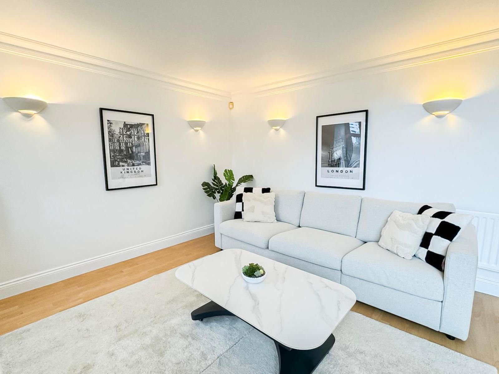 3 Bedroom Flat With Free Secured Parking In Borough Near The Shard, Bermondsey *
